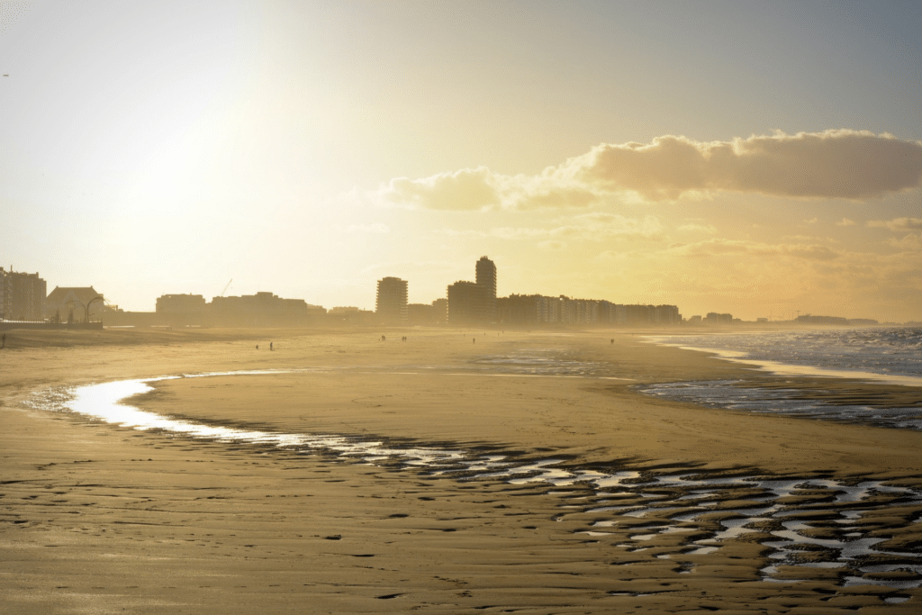 Plage d'Ostende par temps maussade