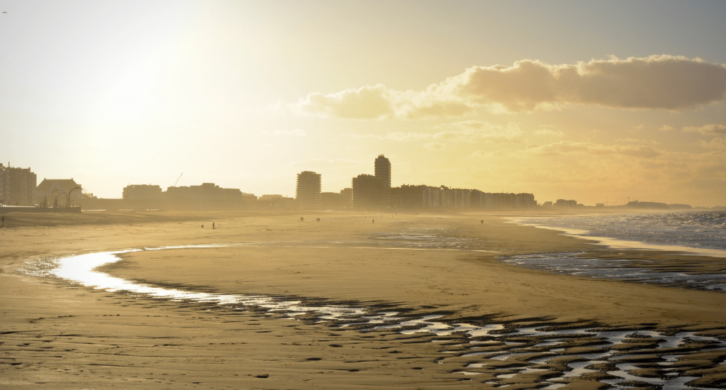 Plage d'Ostende par temps maussade